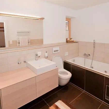 شقة Chasa Seraina سامنون