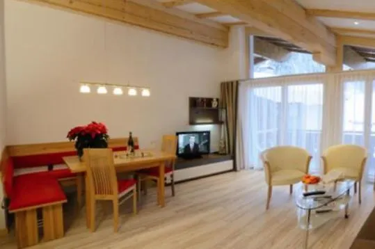 Chasa Seraina Apartment