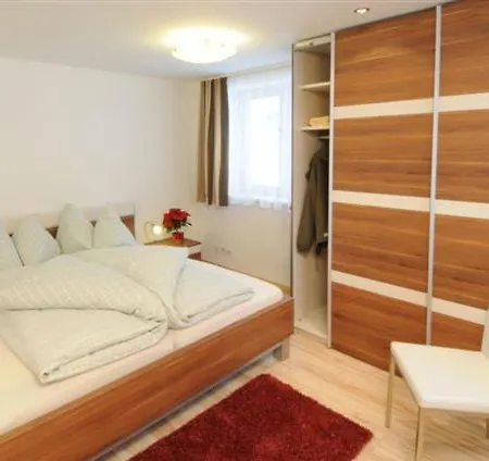 Apartment Chasa Seraina *